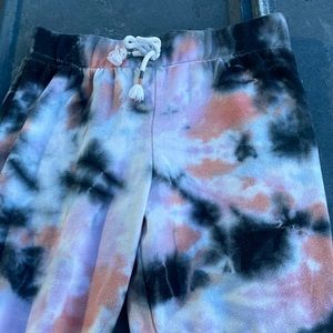 Like new. tie-dye pants.